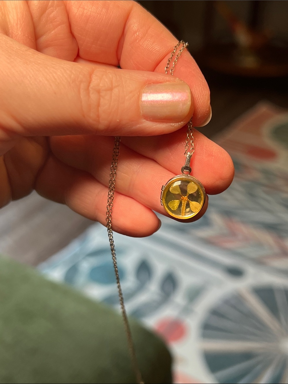 Vintage Sterling Silver Real Pressed Lucky Mini Four-Leaf Clover Locket Necklace